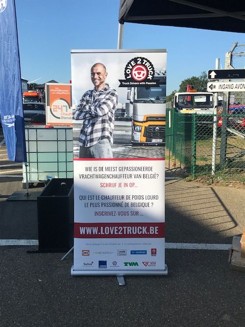 Go4Logistics's tweet photo. Afgelopen weekend was #Love2Truck2020 aanwezig op het Circuit van Zolder tijdens de #TruckGrandPrix race! 🏎 We zijn namelijk opnieuw op zoek naar de meest gepassioneerde vrachtwagenchauffeur van België. 🙌🏼 Volg jij Daisy Coudeville op in 2020? 🚚 
PR: https://t.co/8yHaNuMEC8 https://t.co/ezWp9KXO13