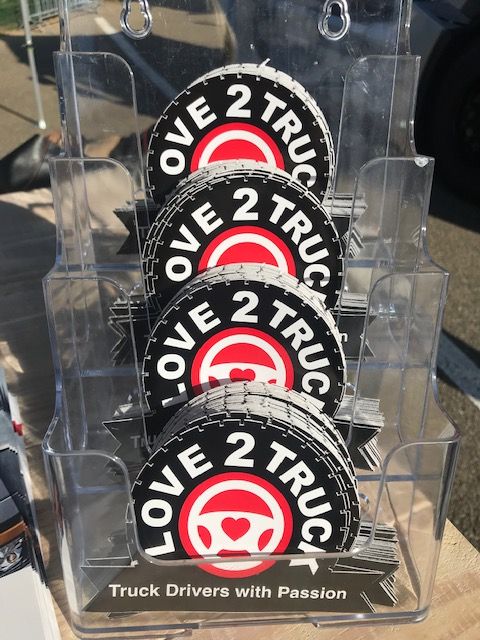 Go4Logistics's tweet photo. Afgelopen weekend was #Love2Truck2020 aanwezig op het Circuit van Zolder tijdens de #TruckGrandPrix race! 🏎 We zijn namelijk opnieuw op zoek naar de meest gepassioneerde vrachtwagenchauffeur van België. 🙌🏼 Volg jij Daisy Coudeville op in 2020? 🚚 
PR: https://t.co/8yHaNuMEC8 https://t.co/ezWp9KXO13