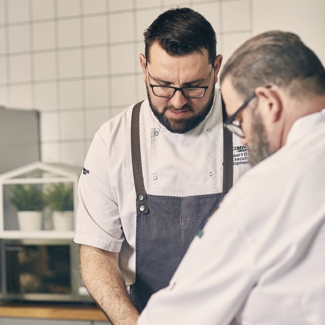 AHintOfLimeVP's tweet photo. This week is #chefappreciationweek so #TeamLVP want to say thank you to @BigChefAndrew & Robert Dant for their knowledge & support on all things food! You can have a read of Andrew’s last Christmas blog here: https://t.co/cuCb0jdbcT
#chef #loveyourchef #chefweek #food https://t.co/J2OYW1Zid0