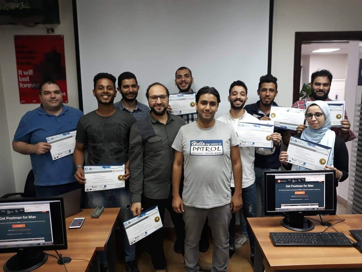 CLSLearn's tweet image. Shots📷 from the best moments of Graduation Day👩🎓👨🎓 of our New Patch of #IOS_Developers with Eng.Khaled Mohamed !
September 2019 at Dokki branch.
#CLS_Learning_Solutions