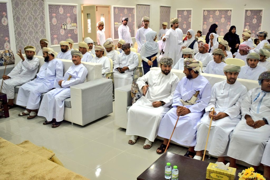 awqaf_ibri's tweet photo. إحتضنت مدرسة حمراء الدروع للتعليم الأساسي @HamraD1_12 فعاليات #قافلة_كلنا_عمان وسط تفاعل وترحيب من قبل الطلاب وأعضاء هيئة التدريس وشيوخ وأهالي النيابة.
#عبري https://t.co/HkRZG220gI
