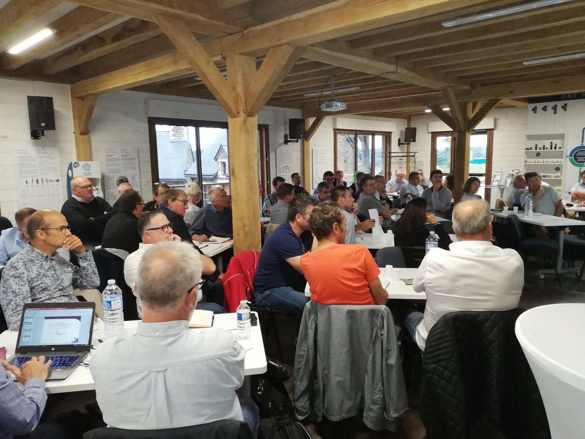 BzhAlgaeSchool's tweet photo. Dans le cadre du projet Blue train et avec la Station Biologique de Roscoff #sbr, l'équipe France Plant Care en formation à la School, "Tout ce que vous devez savoir sur les algues !"
#olmixgroup #Mercilesalgues #bzhAlgaeSchool https://t.co/2vaoR5a7ky