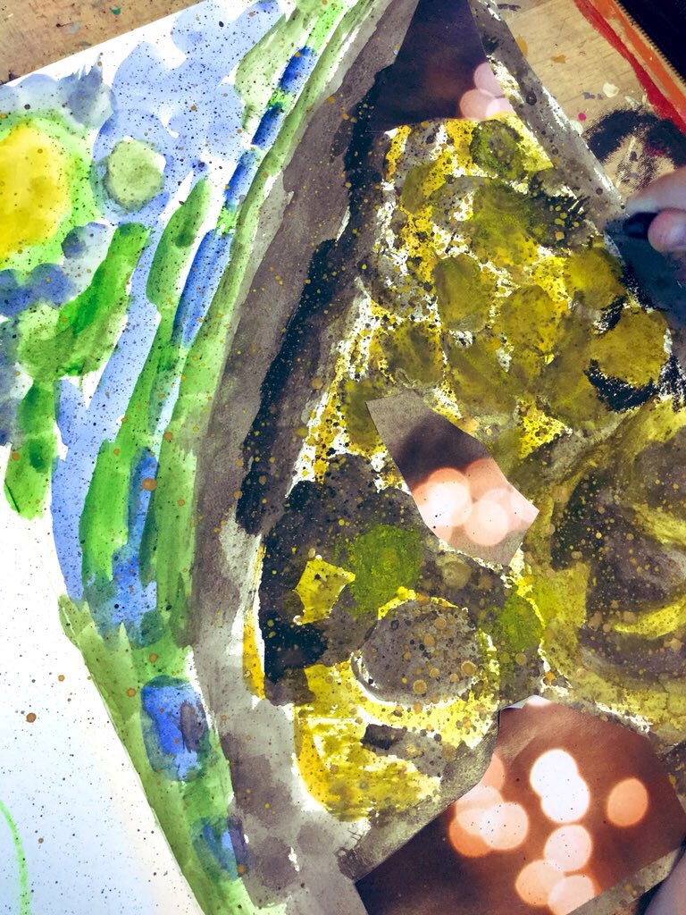 hodgsonartclass's tweet photo. Y7 @islausanne exploring unity in their #mixedmedia compositions, developing related colour, form and line in their work. https://t.co/sp8qAhIApN