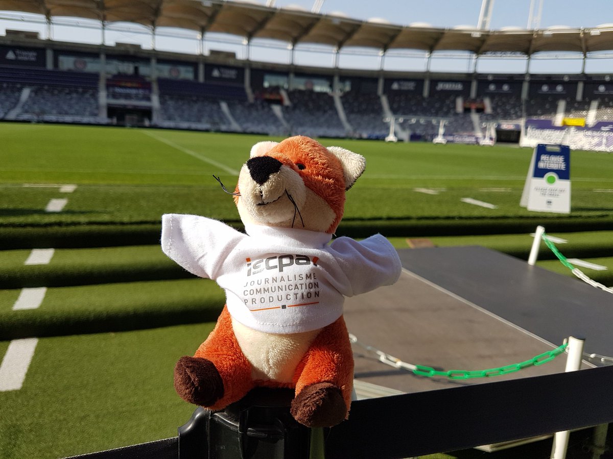Groupe25's tweet photo. Rookie en pleine préparation pour le prochain match... @FondationTFC @iscpaToulouse #TourEmedia2019 #teamiscpa #toulouse #rookie #G2 #communication #journalisme #tfc #football #toulousefootballclub https://t.co/aI6h8rFvIA
