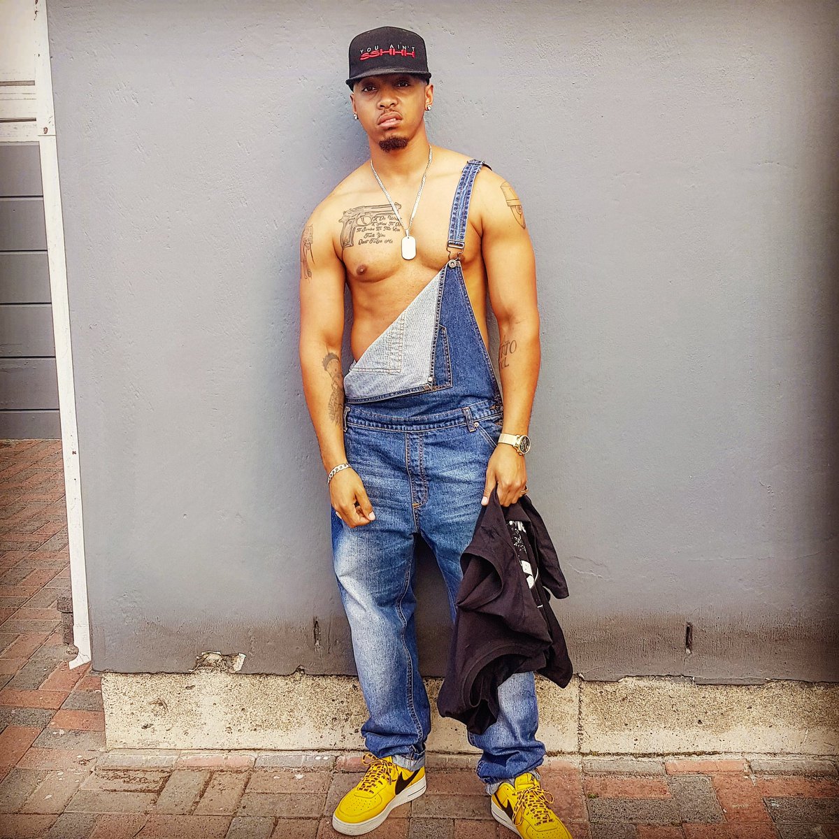 kninediehond's tweet photo. To think im being booked by universities in other provinces now, all because of my track #FokDieMapuza But who would've thought this song would open doors like that? An all I did was be myself and speak the truth. so #KeepHustling, and #KeepDoingYou #HardWorkPaysOff #GhettoFool https://t.co/CBiW07xLiv