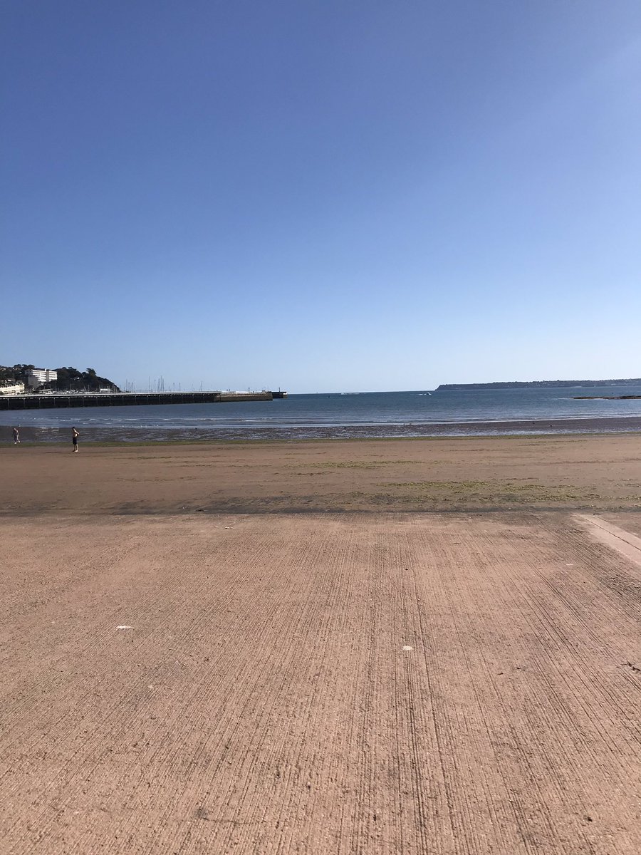 MillbrookThe's tweet photo. 😎☀️🌴 Beach Day? 😎☀️🌴look at that view and sky! Few jobs to do in town today and then took the opportunity to spend half an hour on the beach https://t.co/2EvLuPVkIk