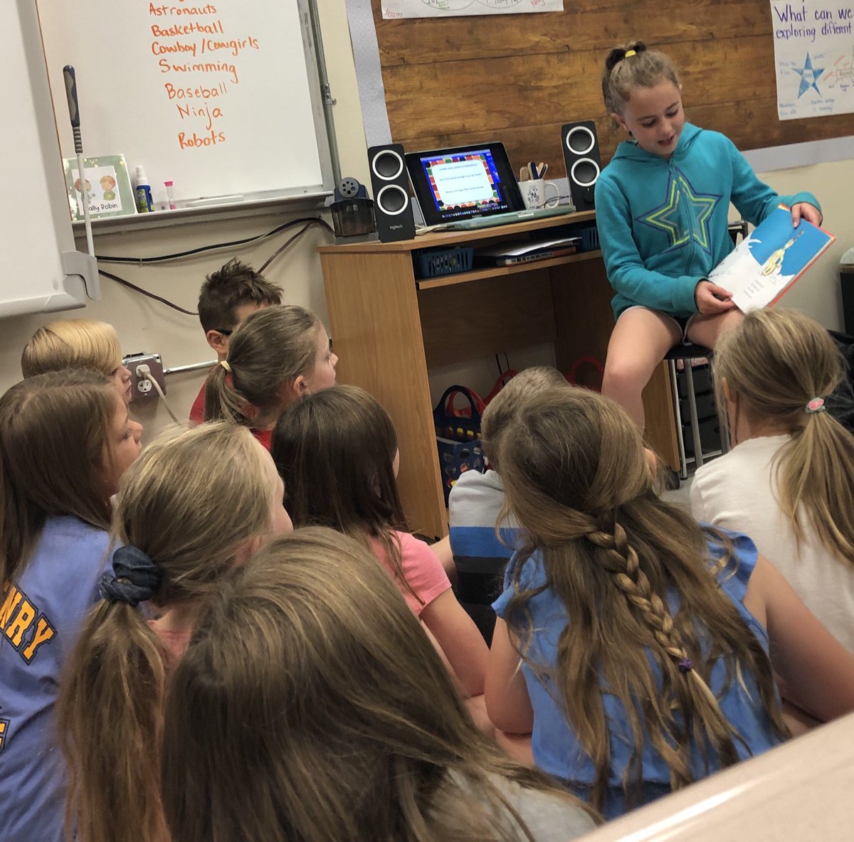 bkroars2nd's tweet photo. We have had two great fourth grade guest readers this week! #bkroars https://t.co/9nar0kJz8L