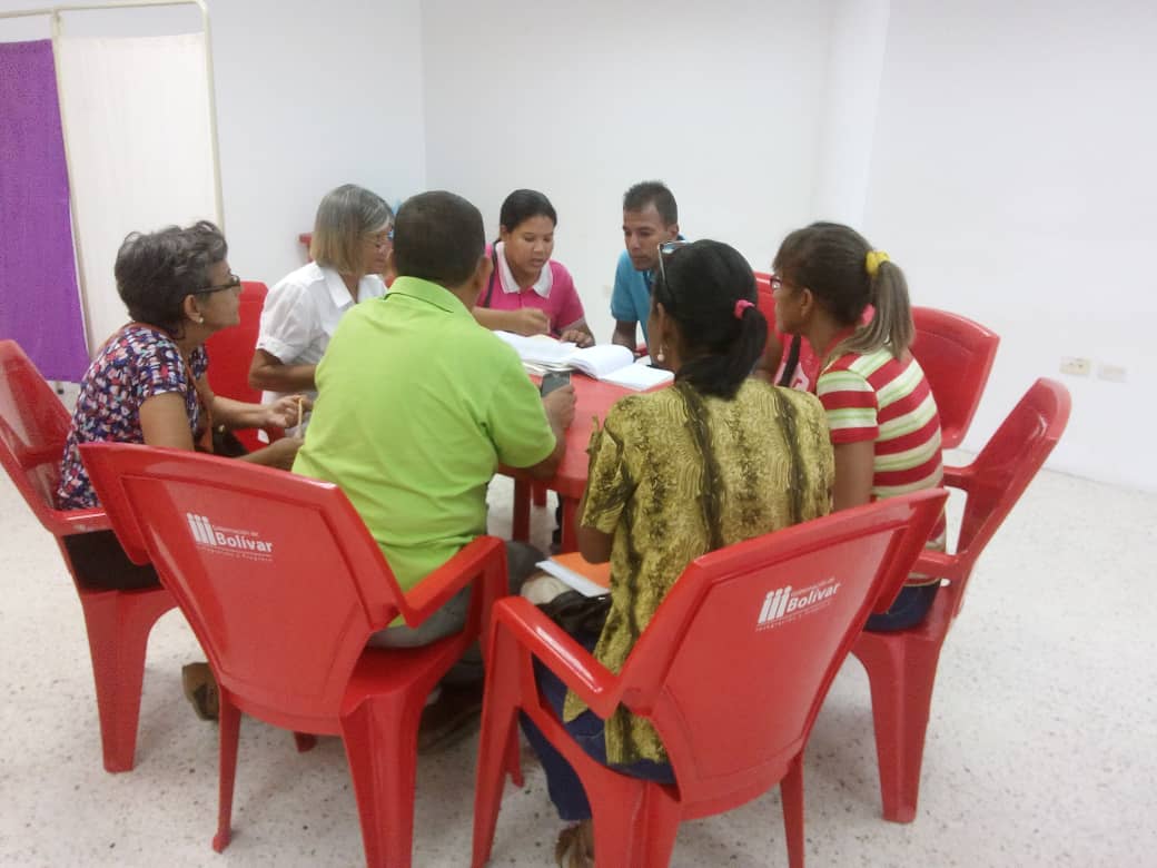 ISP_Bolivar's tweet image. #17Sep Mesas de Trabajo del Poder Popular para su integración en los Consejos de Dirección de las ASIC y fortalecimiento del SPNS, presentación de propuestas de integración en Plenaria. @NicolasMaduro @AlvaradoC_MPPS @mbermudez_21 @JustoNogueraP @sec_gob #AClasesConAlegria