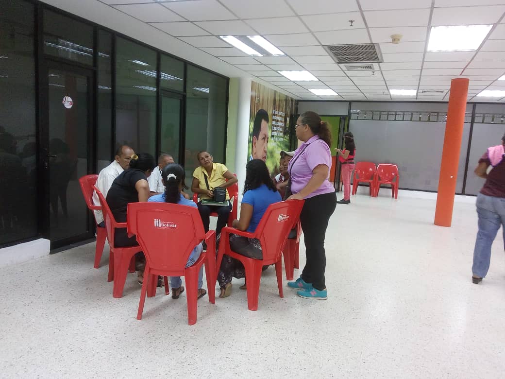 ISP_Bolivar's tweet image. #17Sep Mesas de Trabajo del Poder Popular para su integración en los Consejos de Dirección de las ASIC y fortalecimiento del SPNS, presentación de propuestas de integración en Plenaria. @NicolasMaduro @AlvaradoC_MPPS @mbermudez_21 @JustoNogueraP @sec_gob #AClasesConAlegria