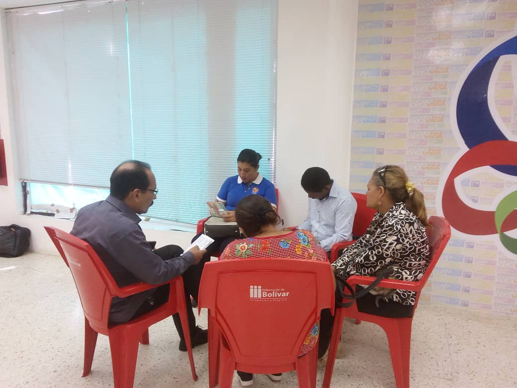 ISP_Bolivar's tweet image. #17Sep Mesas de Trabajo del Poder Popular para su integración en los Consejos de Dirección de las ASIC y fortalecimiento del SPNS, presentación de propuestas de integración en Plenaria. @NicolasMaduro @AlvaradoC_MPPS @mbermudez_21 @JustoNogueraP @sec_gob #AClasesConAlegria