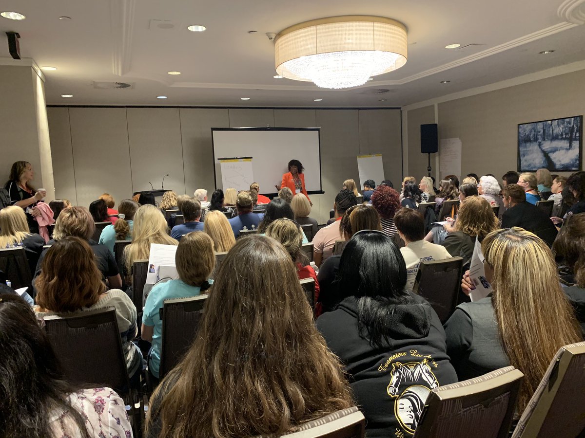 rocbite's tweet image. Packed house for “Leading Fearlessly with Knowledge, Skill and Grace” led by the amazing Dr Brenda Boyd-Bell. Great start to our final day #teamsterwomen @Teamsters #embraceyourself