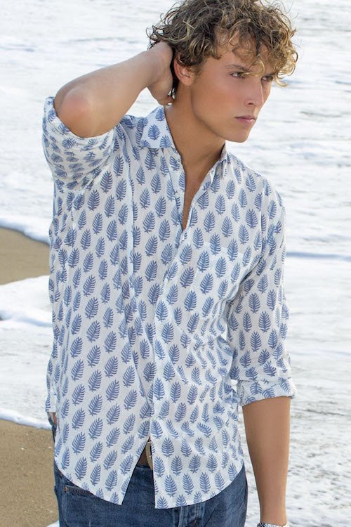 wowcityxmasfair's tweet photo. All this September sunshine has got us thinking about @indigoisland99's block printed shirts for men. Check out their #indiantextiles #qualitytailoring at @wowcityxmasfair on Monday 2 December in aid of @WellbeingofWmen  charitychristmasfair #giftsforhim #dateforthediary https://t.co/vQocHqQMr1