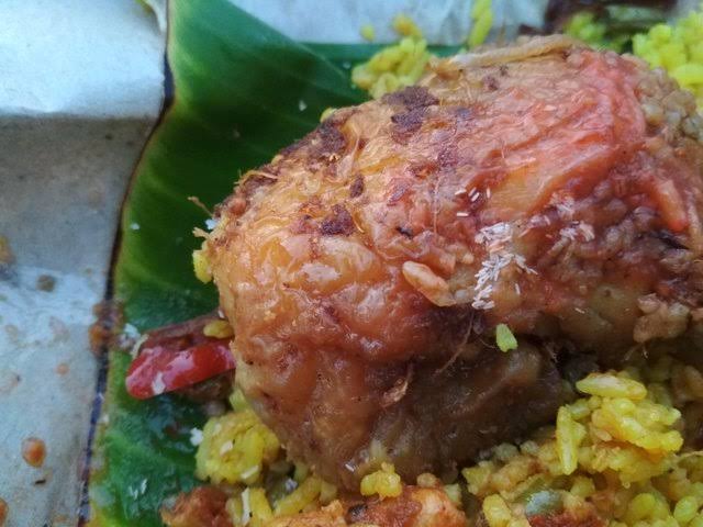 Gaiiss kalian jg klo mau makan hati" Deh.. Buat yg belom tau bentukan telor lalat tuh beginii.. Bulir putih" Kaya beras..