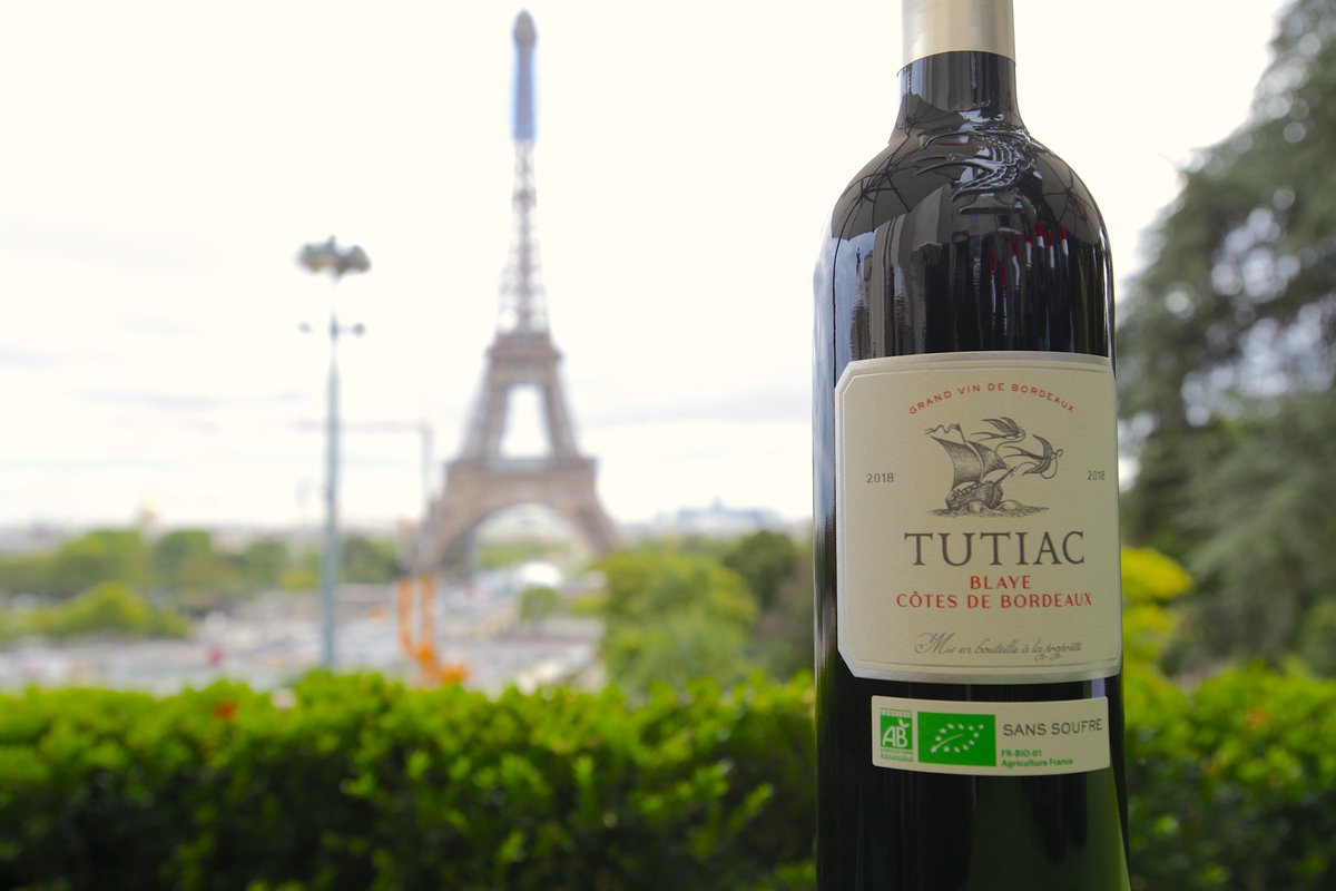 Tutiac's tweet photo. 📣 La semaine passée, nous avons présenté la nouvelle gamme TUTIAC #TUTIACTOUTBORDEAUX à de nombreux journalistes et acheteurs de la Grande Distribution.

👉 Les codes de l’étiquette bordelaise honorés, mais réinterprétés dans une expression pleine de fraîcheur ☺😍
(1/2) https://t.co/v1E7WB77ca