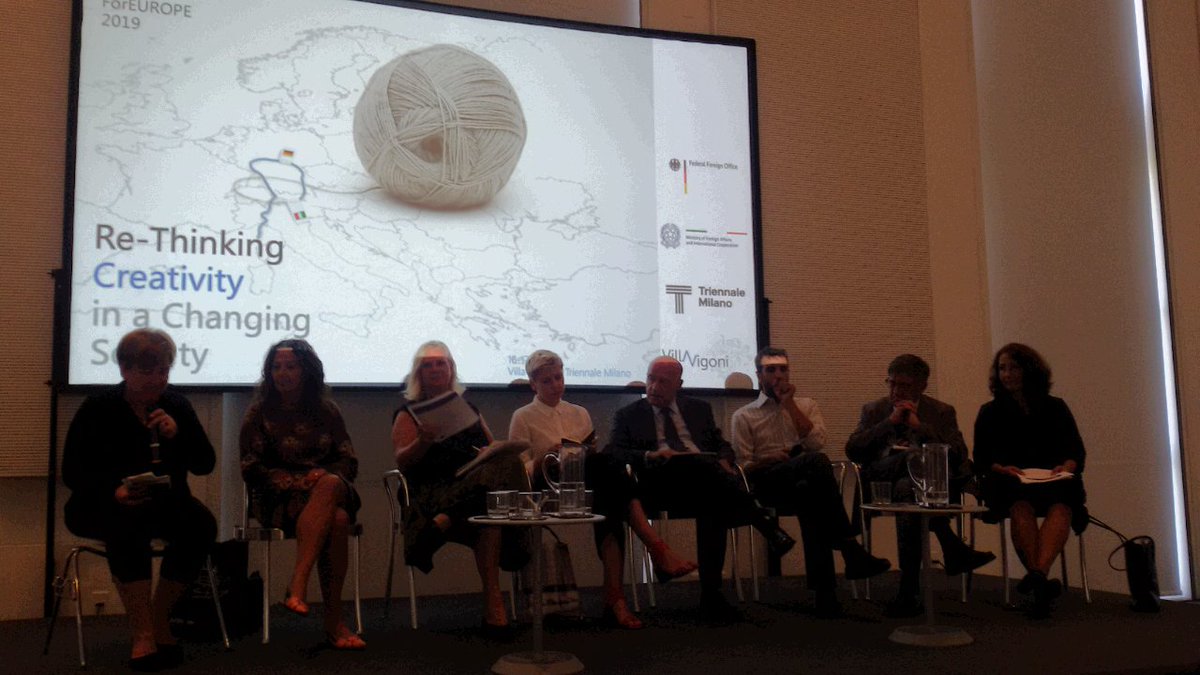 Ricomincia #vigoniforeurope2019 <a href="/Villa_Vigoni/">Villa Vigoni</a> con <a href="/stefilazza/">Stefania Lazzaroni</a> <a href="/Altagamma_it/">ALTAGAMMA</a>, <a href="/joseph_grima/">Joseph Grima</a> <a href="/triennalemilano/">Triennale Milano</a>, <a href="/gittezschoch/">Gitte Zschoch</a> <a href="/EUNIC_Global/">EUNIC</a>, <a href="/RVellano/">roberto vellano</a> <a href="/ItalyMFA/">Farnesina 🇮🇹</a>, <a href="/serebertol/">Serena Bertolucci</a> @Ducale_Genova, sul ruolo dell'industria culturale e creativa per la politica culturale #UE <a href="/europainitalia/">UE in Italia</a>