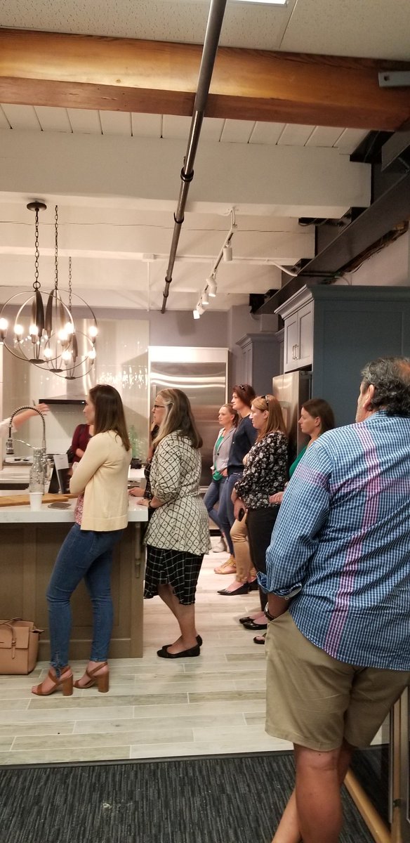 KAMappliancesMA's tweet photo. We always want to stay up to date on technology in appliances and we also work with local kitchen designers so they can see all the innovations available in appliances.
#ceucourse #capecod #appliances #hanoverma #kitchendesign #kitchen #kitchendreams #kitchengoals #HomeConnect https://t.co/YP9N3A7lXn
