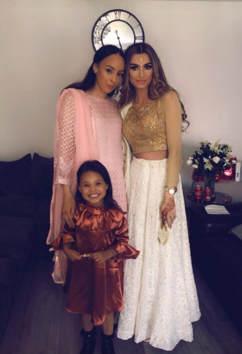 Waliyha23Malik's tweet photo. Nikkah of Martin &amp; Safaa 😍❤
Beautiful day ❤ 
@SafaaTiserMalik https://t.co/JRrg5qT8NZ