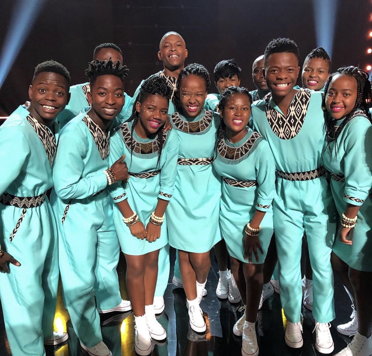 Radio2000_ZA's tweet photo. COMING UP on #SoundbiteOfTheDay

We’ve followed the rise of the #NdlovuYouthChoir since their remake of Ed Shereen’s Shape of you with Grammy award winner Woutter Kellerman.

Tonight they perform in the finals of America's Got Talent!!!

#TheGlenzitoSuperdrive
3-6pm weekdays https://t.co/iyH7hfYi43