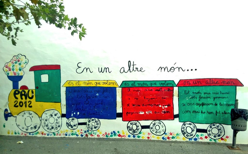 aeioLuz's tweet photo. Esto pinta muy bien.
En la presentación del #Proyecto5050 en el colegio #ElTrinquet de #Pedreguer nos reciben con el aparcamiento de patinetes casi lleno.
#Curso2019-2020
#Ecooolocal
#EvoluciónEnergética https://t.co/ORazALp1dv