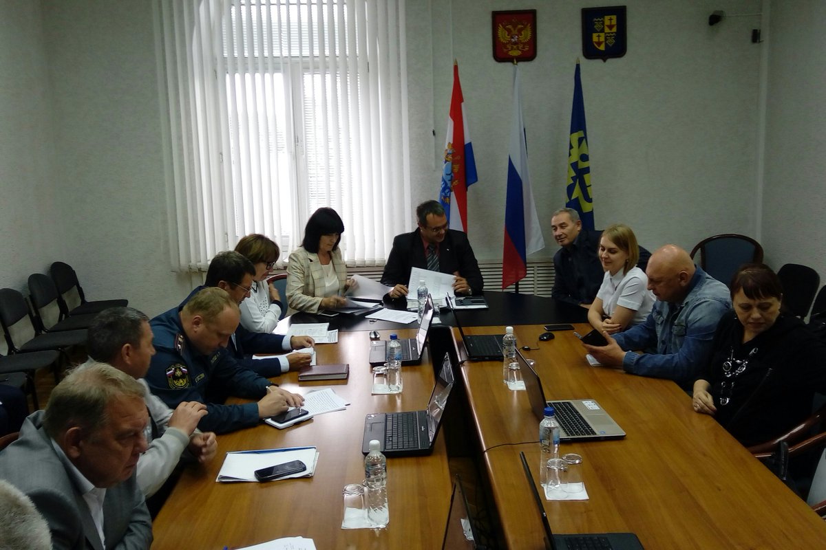 В фокусе внимания комиссии по местному самоуправлению #ДумаТЛТ –лесоохранные и лесовосстановительные мероприятия. С позицией Павла Митковского и его коллег можно ознакомиться, послушав онлайн-трансляцию идущего #прямосейчас заседания: youtube.com/watch?v=7JplNn…