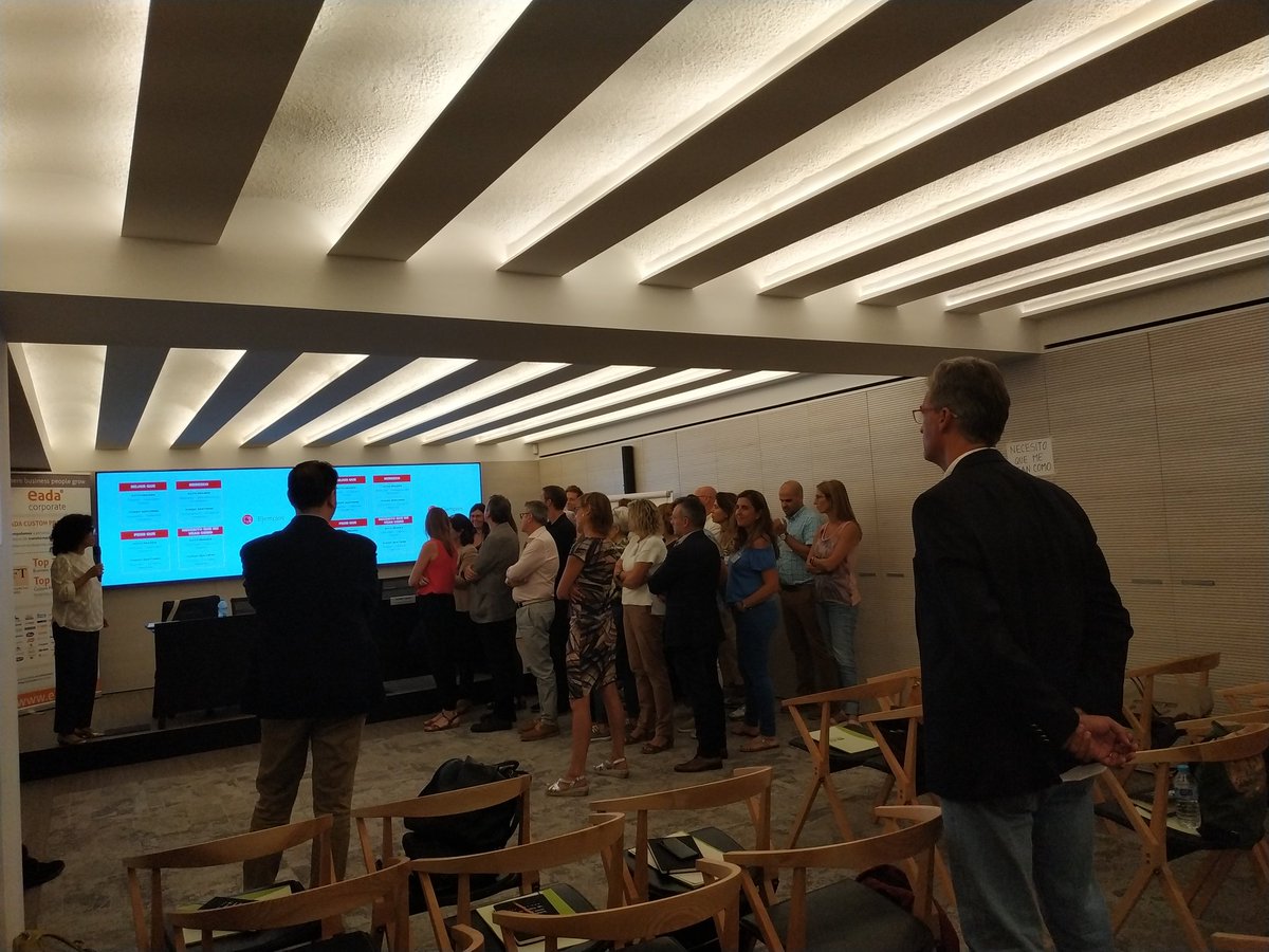 AnnaFornes's tweet photo. Avui estem fent la 12a Jornada Directors/es de Persones  de @FundFactorHuma. Emoció de veure tant talent i ganes de compartir, moltes gràcies, amigues i amics https://t.co/F6o8hA3q2t