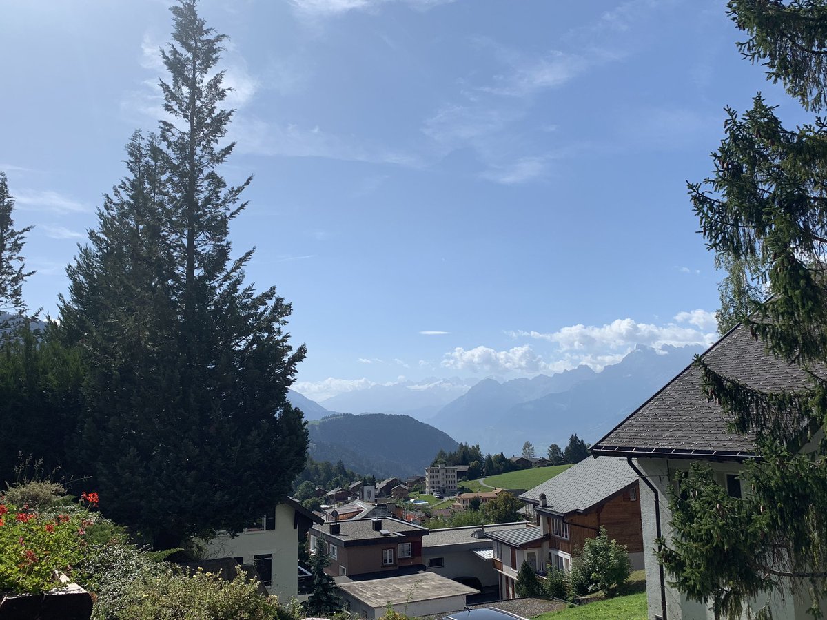 aya_iizuka's tweet photo. Retreat in Leysin 🏞🇨🇭.  Yes, that’s how we start the MLS Master program here @ecolebiolunil, @UNIL 😎 https://t.co/YfrUSAjm3e