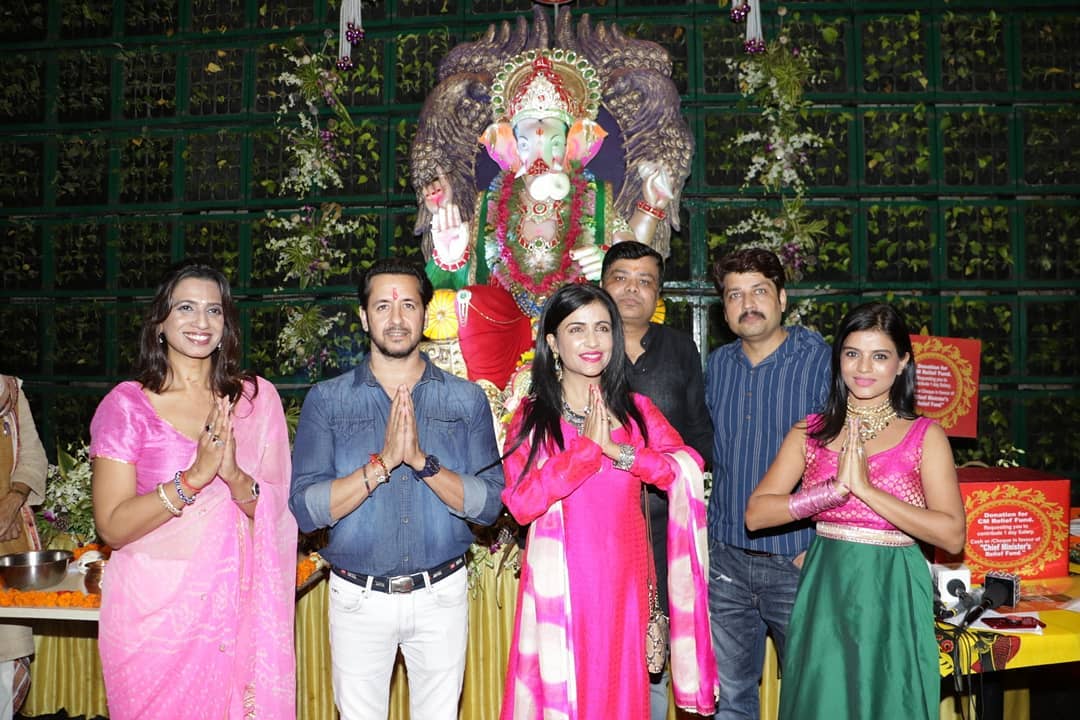 PiictureNKraft's tweet photo. Grand Ganeshotsav Celebrations at Boomerang Supports Maharashtra Flood Victims.
@shibanikashyap @MitaaliorMitali @rakeshhpaaul #hansasingh

Media Consultant: @parulchawla9 
PR: @PiictureNKraft https://t.co/ABoelgHGOC