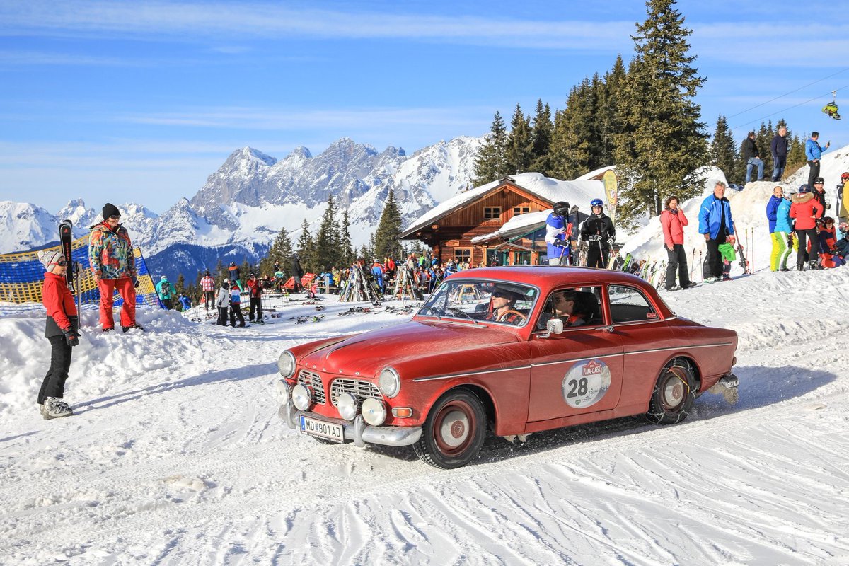 Volvo hofft auf Schnee

Ein 80 PS starker Volvo 121 aus dem Jahre 1970 scheint ein ideales Winterauto zu sein.

Foto: (c) Ennstal-Classic

#planaiclassic #winterrallye #autofahrenimletztenparadies