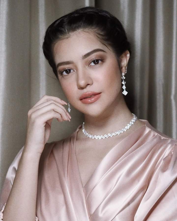 SueNaticsDavao's tweet photo. Today calls for a little something that sparkles. ✨ @trendsjewelryph
#TrendsPH
© @sueanna_dodd https://t.co/VGbKjuCqJ0