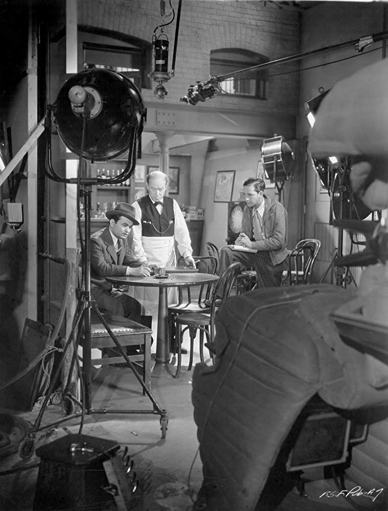 scottiehutch's tweet photo. Edward G. Robinson and Mervyn LeRoy on the set of FIVE STAR FINAL (1931) #FirstNationalPictures #ClassicFilms #TCM #LetsMovie #TCMParty #VintageHollywood #PreCode https://t.co/ypNH27ndnS