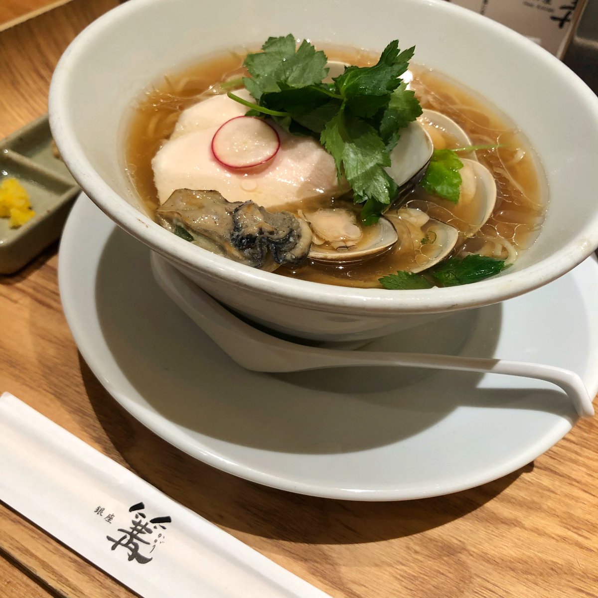 カナン 梅田ルクアb2 篝 ミシュランガイド ビブグルマン受賞店 蛤と牡蠣 醤油soba これは素晴らしい貝出汁 今まで食べた貝系でダントツ 最後まで飲み干す逸品 塩もある 絶対食べてほしい 鶏白湯soba 超濃厚で座銀に近いお味でした T