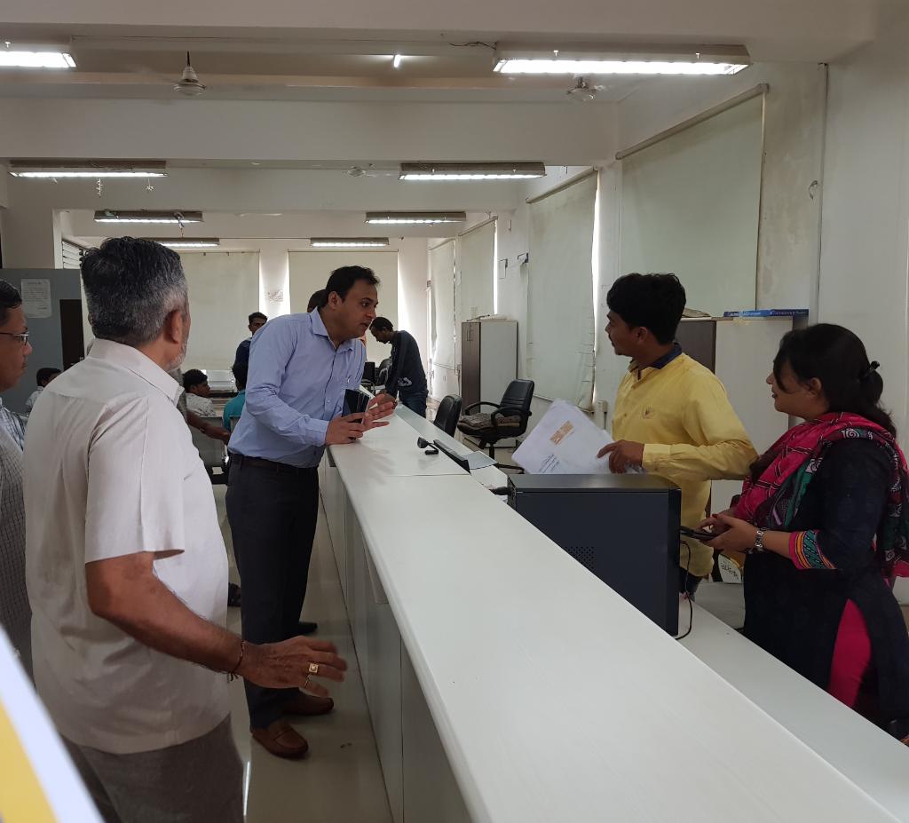 મહુવા પ્રાંત કચેરી / મામલતદાર કચેરી ની મુલાકાત તથા અધિકારીશ્રીઓ/કર્મચારીશ્રીઓ સાથે કામગીરી અંગે સમીક્ષા બેઠક તથા એટીવીટી સેન્ટરની કામગીરીની તપાસણી. <a href="/CMOGuj/">CMO Gujarat</a> <a href="/pkumarias/">Pankaj Kumar</a> <a href="/InfoGujarat/">Gujarat Information</a>