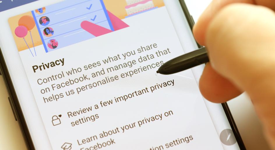 3wisepixels's tweet photo. Facebook is doing things differently, they have developed new terms of service. It aims to give its clients a clear picture of the platform from content removals, ad targeting and users’ intellectual property rights. #technews #3WP https://t.co/m2JAhQ4PTw