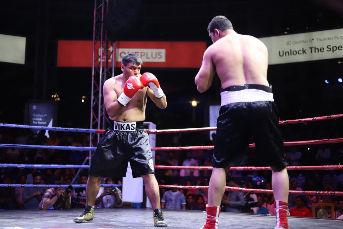 PromenadeDLF's tweet image. Sporty &amp;amp; exciting, Mega Boxing will get you pumped for good! Watch one action-packed fight after another, only at DLF Promenade!

#thejudgementday #contender #megaboxing #dlfpromenade #boxingnight #boxers #bout #boxingworld #boxingcommunity #professionalboxing