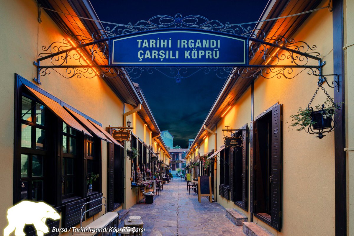 Tarihi yapıların aydınlatmasında, yapının ait olduğu dönemin ve mimari niteliklerinin iyi analiz edilmesi gerekir.

In the illumination of historical buildings, the period and architectural qualities of the building should be analyzed very well.

#fiberli #ledlinear #ledlights