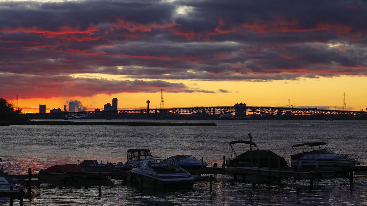 BNphotographers's tweet image. The setting sun lights the sky over the Niagara Falls, Ont. skyline viewed from the Sandy Beach Yacht Club in Grand Island. #EeryDayAPhoto by @DerekGeePhoto buffalonews.com/everydayaphoto