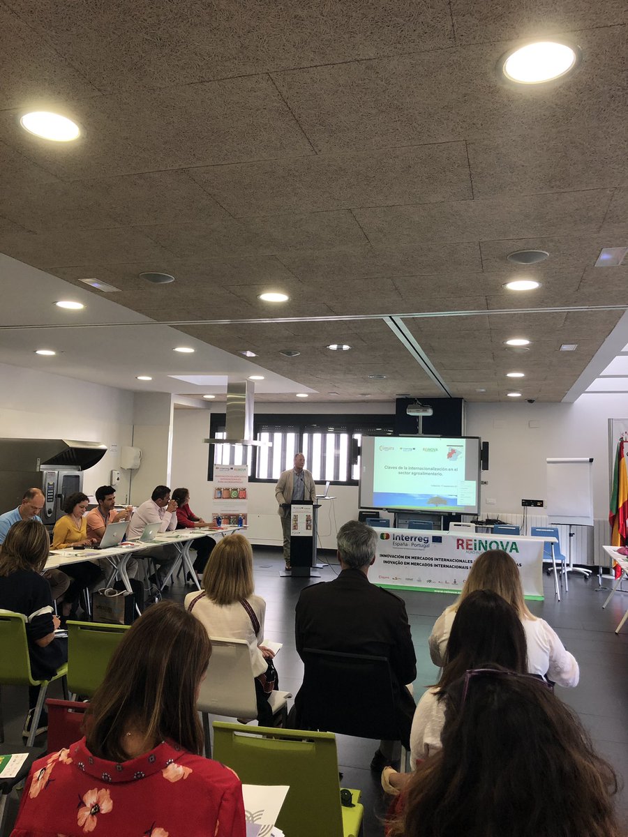 En la presentación de los resultados de <a href="/reinova_eu/">REiNOVA</a> <a href="/poctep/">Interreg España-Portugal</a> con <a href="/ITACYL/">Innovación agroalimentaria - JCyL</a> , <a href="/cam_valladolid/">Cámara de Valladolid</a>  y <a href="/Vitartis/">VITARTIS</a> aprendiendo sobre innovación en la internacionalización del sector agro alimentario #Innovación #pymes #agroalimentación