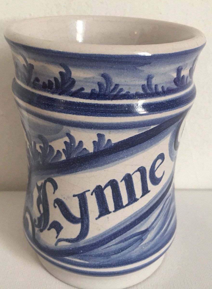 loveretrocrafts's tweet photo. Excited to share the latest addition to my #etsy shop: Albarello apothecary hand painted delftware jar https://t.co/GRSfm7QET5 #art #albarellojars #delftwarealbarello #albarelloapothecary #collectableitem #ceramicpottery #ceramicforsale #ceramic #loveretrocrafts https://t.co/f9tf2yxNzQ