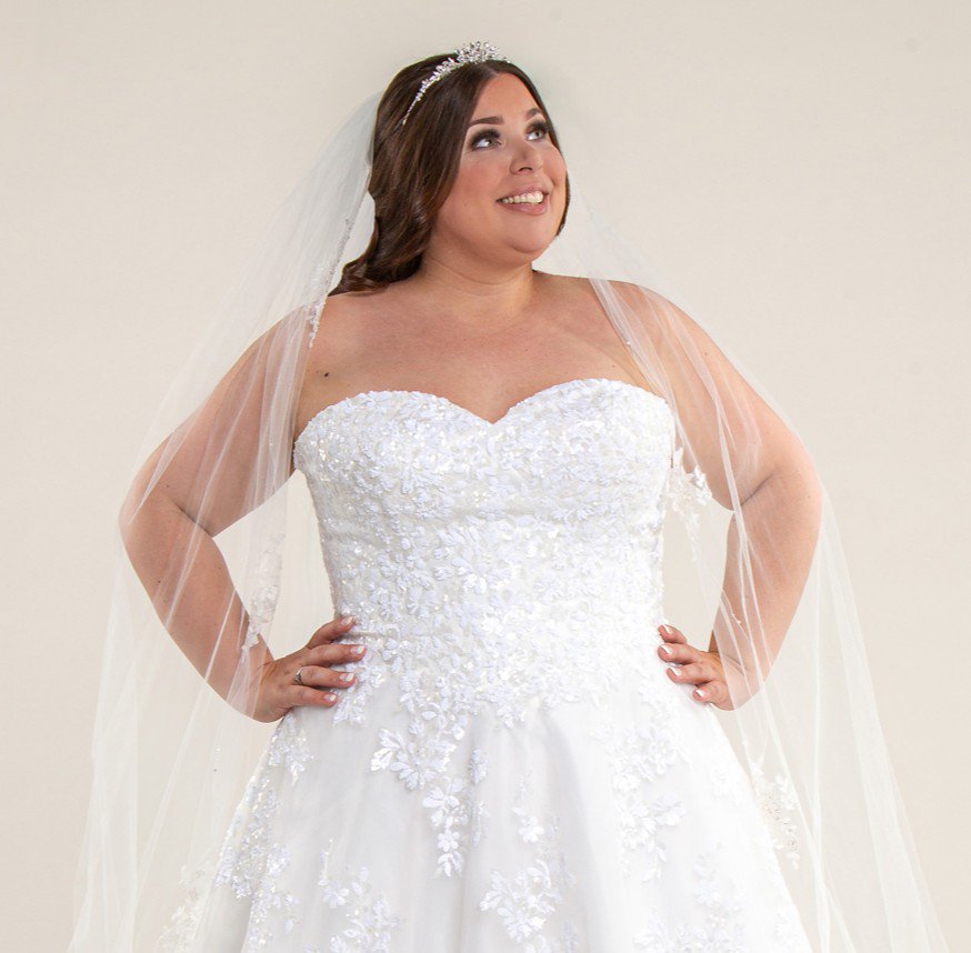 Marina Maitland - Wedding Dress: Elite Wedding Dress Castleford