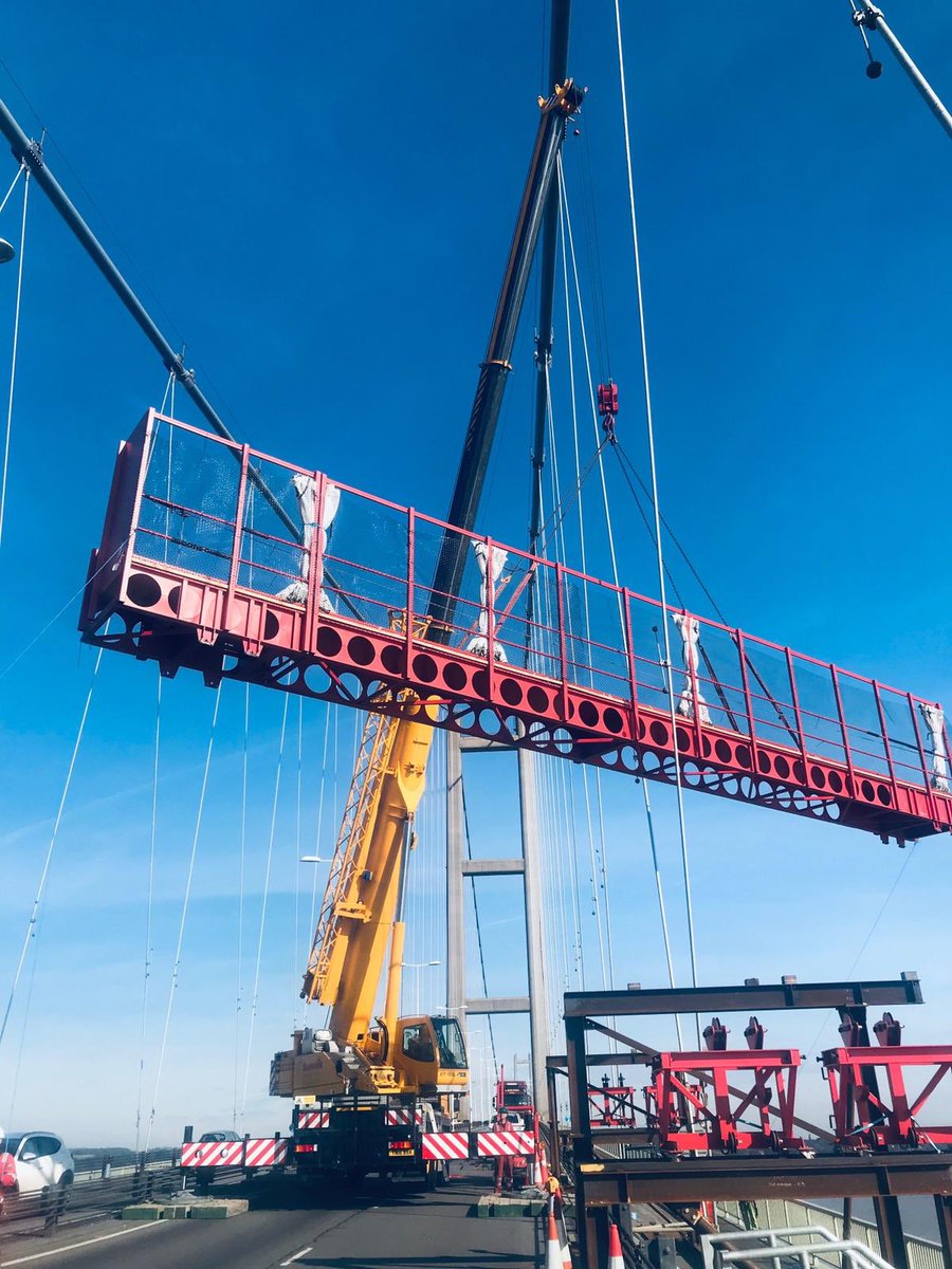 SangwinGroup's tweet photo. Lifting down the work platforms for maintenance on the Humber Bridge. #cranehire #liftingexperts #contractlift #crane #hullbusiness @humberbridge @CleveBridgeUK @SangwinPlant https://t.co/rrluh1IwZ3