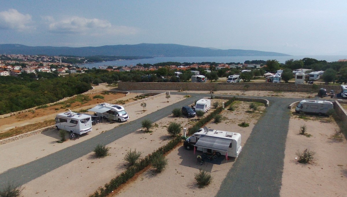 Vents open, thermal blind on, awning out - keeping cool in our <a href="/BaileyofBristol/">Bailey of Bristol</a> AA745 in the Croatian sun at Camping Bor, Krk.
🇬🇧🇫🇷🇧🇪🇱🇺🇩🇪🇦🇹🇸🇮🇭🇷