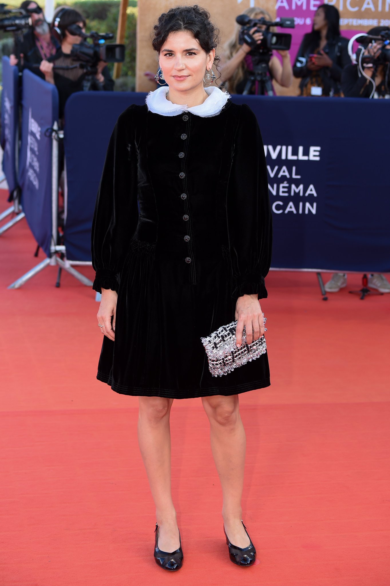 Chanel Ø¹Ù„Ù‰ ØªÙˆÙŠØªØ± Friends Of The House Kristen Stewart Diane Rouxel Marie Louise Khondji And Annabelle Attanasio Appeared At The Closing Ceremony Of The 45th Deauville American Film Festival Wearing Chanel Chanelincinema