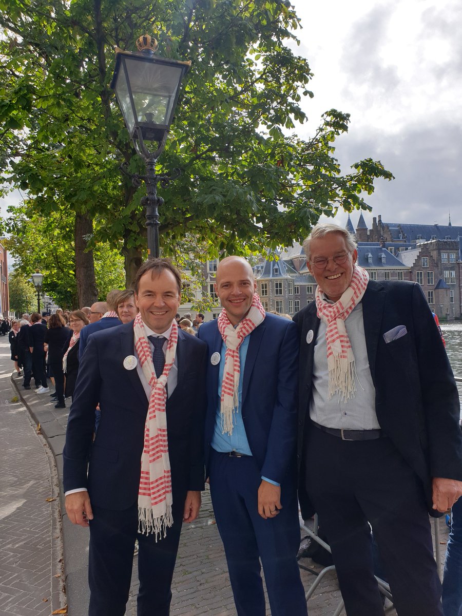 Op erewacht in Den Haag met <a href="/WimSchuurmans/">Wim Schuurmans</a> <a href="/petgolf/">Rien Schakenraad</a> #BrabantBinnenhof