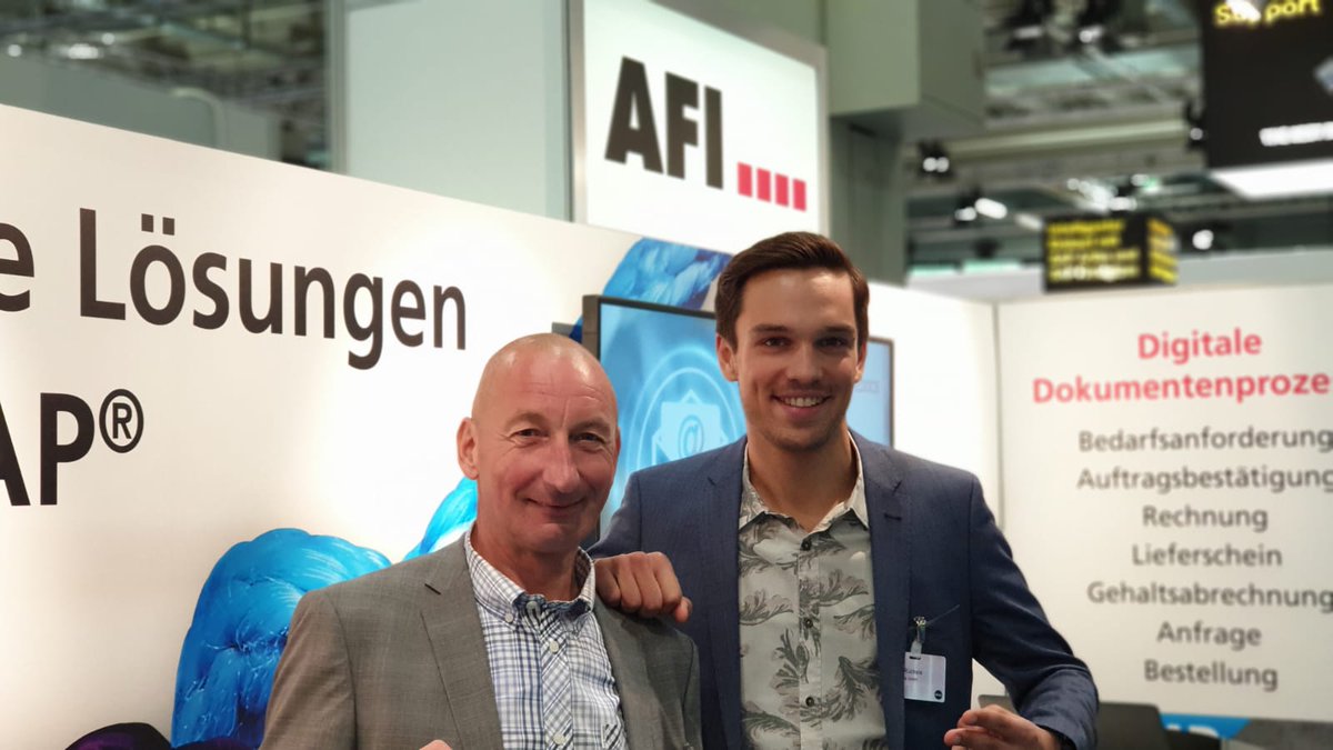 afi_solutions's tweet photo. Gute Stimmung bei unseren AFIanern auf dem #dsagjk19! Weiter so, liebe Kollegen. 👍😀
#AFISolutions #DSAG #bestekollegen https://t.co/VsnqOZWlMt