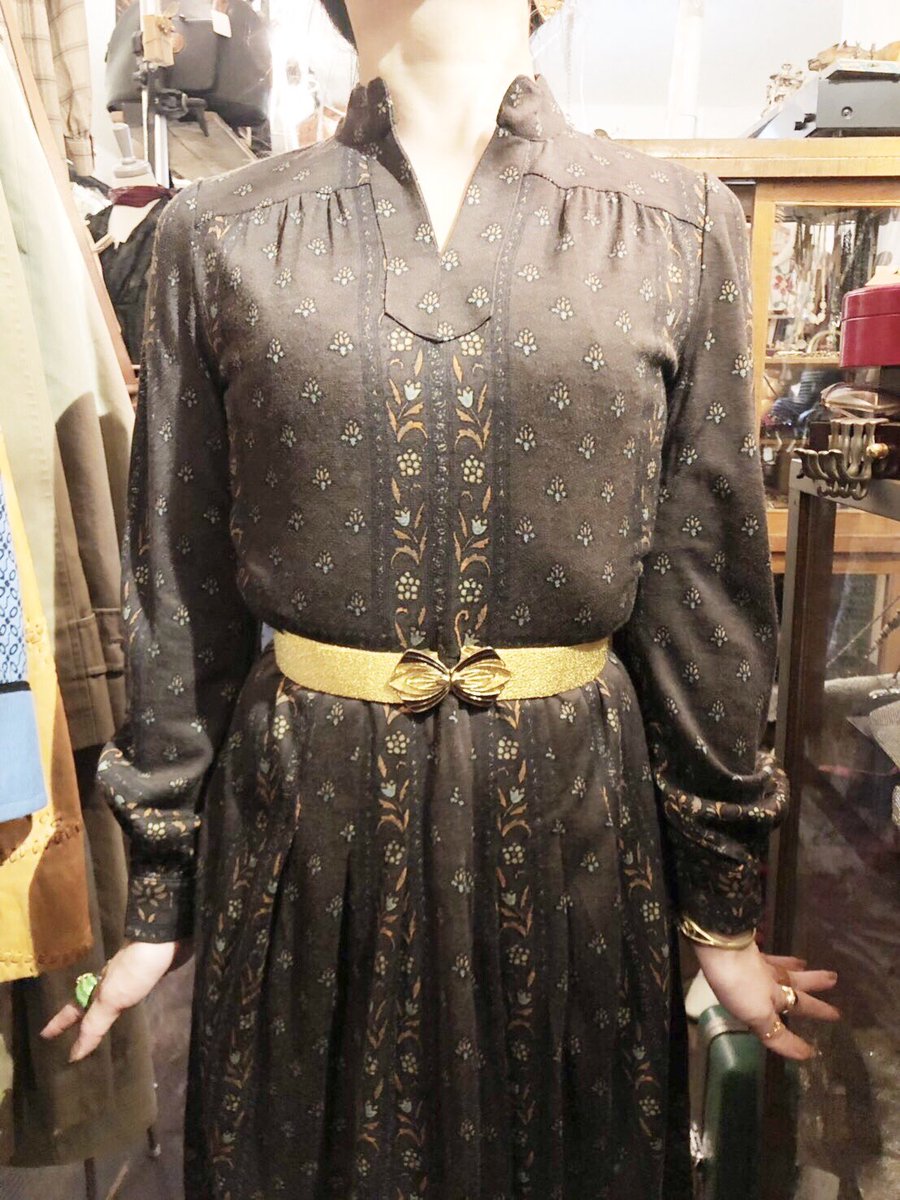 Chojugiga New Arrival ダークブラウンのワンピース チロリアン風な小花柄が 今なら ワンピースも50 Off 札幌 創成川公園 二条市場 古着 古着屋 レトロ セール 半額 札幌セール 秋 秋服 昭和レトロ 大人古着 ワンピース