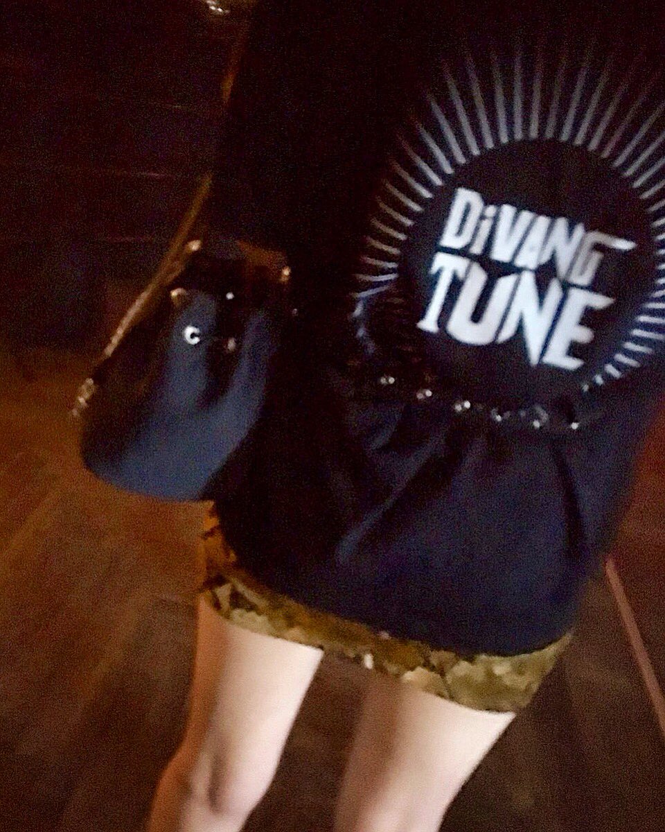 DJ_MIYU's tweet photo. DiVANGTUNE TEE発売中です🔊🔊🔊 ▶︎▶︎▶︎ https://t.co/Ixv04uZnxz
#DiVANGTUNE #original #apparel #yuitty #DJMIYU #DnB #bass #drumnbass #dubstep #bassmusic #loungeneo #DJMIYUfashion https://t.co/FjtagIFxEr
