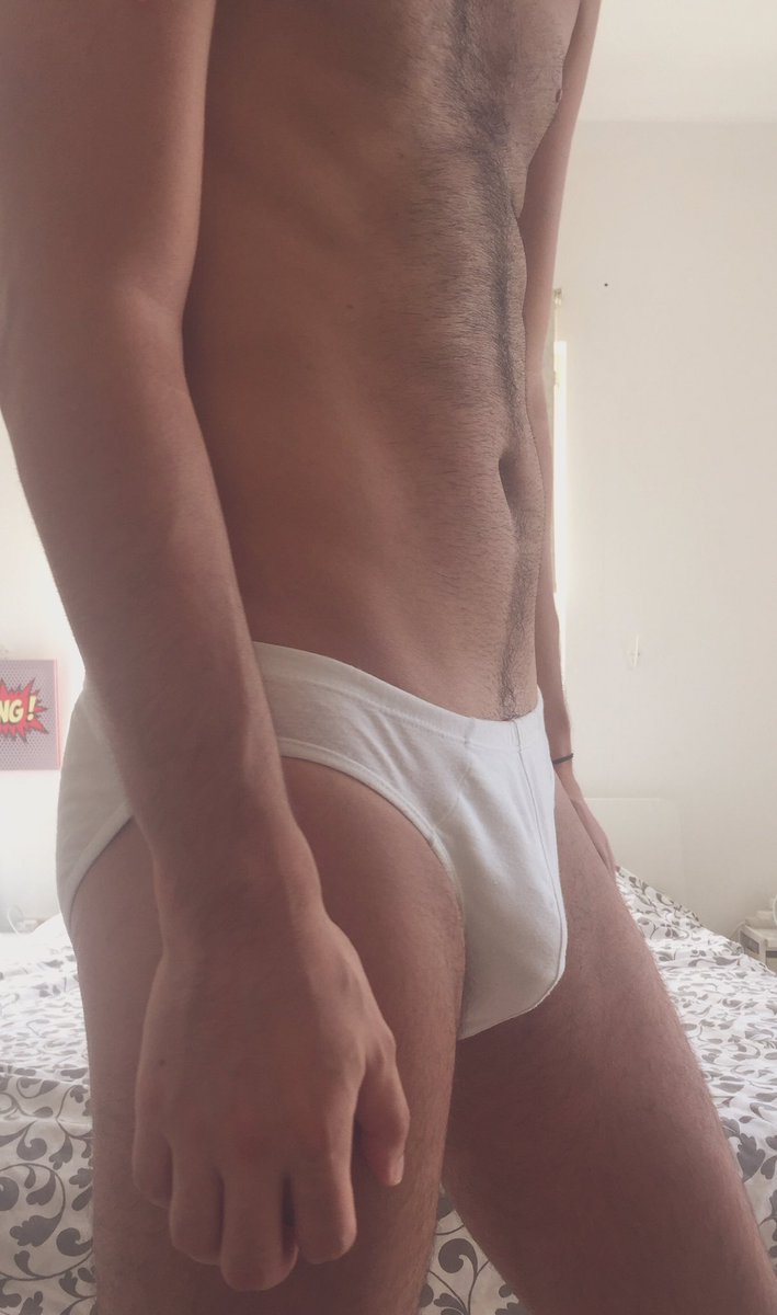 BfLondon1's tweet photo. Bulge Tuesdays ! RT for special DMs! -#gay #gaybulge #bulge #precum #gayunderwear https://t.co/X5GrAU62iZ