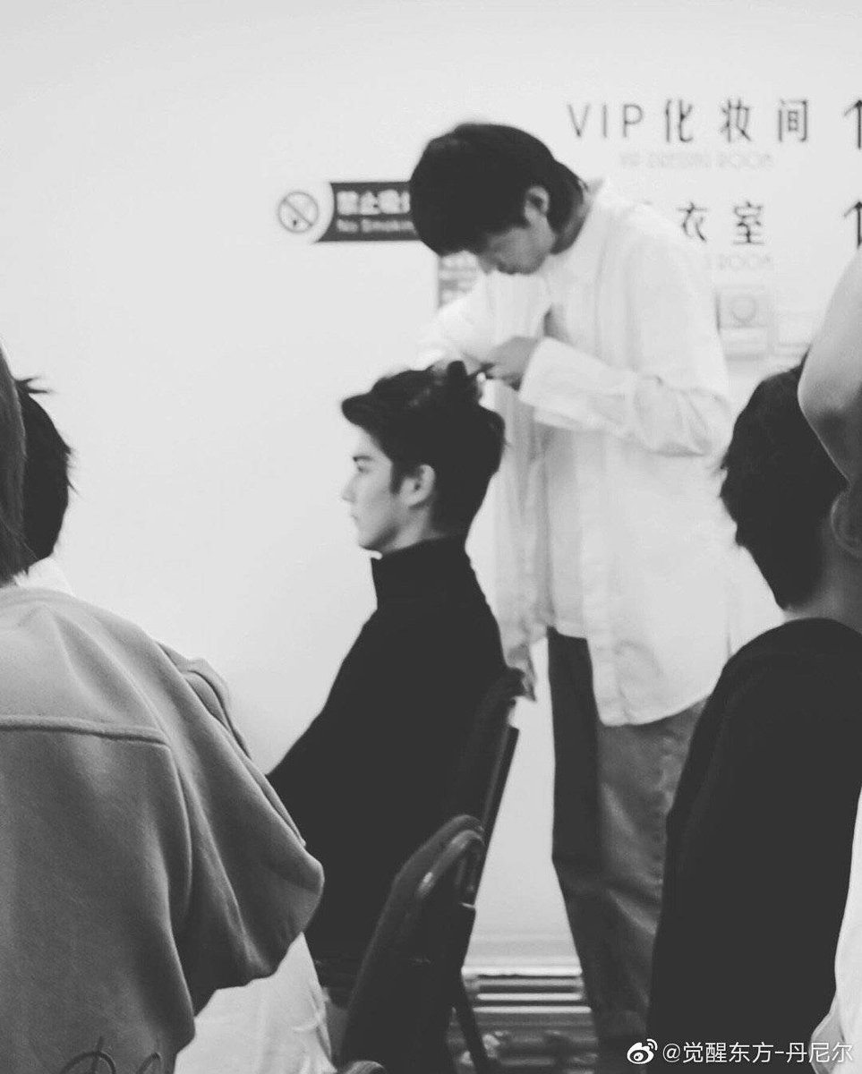 daniel_li_py's tweet photo. [WEIBO] Actualización de #Daniel en su cuenta personal: 真的很开心见到大家，期待下次再见✌️✌️
"Estoy muy feliz de conocerlos a todos, espero verte la próxima vez ✌✌"
Trad. Español: #DanNierPy 

#DanNier #QingChunYouNi #IdolProducer2019 #UNINE #丹尼尔 #AwakeningYouth #awakenyouth https://t.co/Hd7BikjzVq