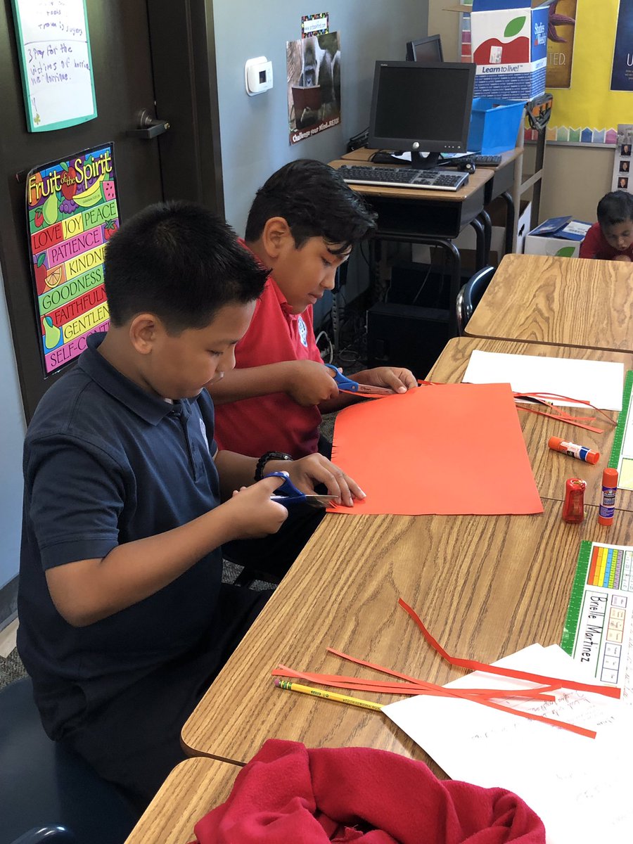 SRLChulaVista's tweet photo. Check out fifth grade’s first STEM challenge of the  year...Create the longest paper chain using a single sheet of construction paper, a glue stick, and scissors. They had 45 minutes to complete the challenge. The winner is... https://t.co/MDaLpR4Cyt