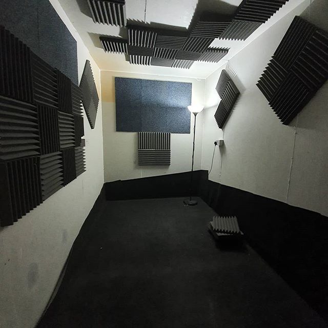 Drum studio / music production space in Bristol £250 pcm near cabot circus @the_rat_lives_rehearsal_studio . Call or text me to view on 07850575442
°
°
°
#24houraccess #Bristol #musicstudio #bristolmusic #bristoldrummer #bristolband #bristolmusicscene #j… ift.tt/2LAGxFl